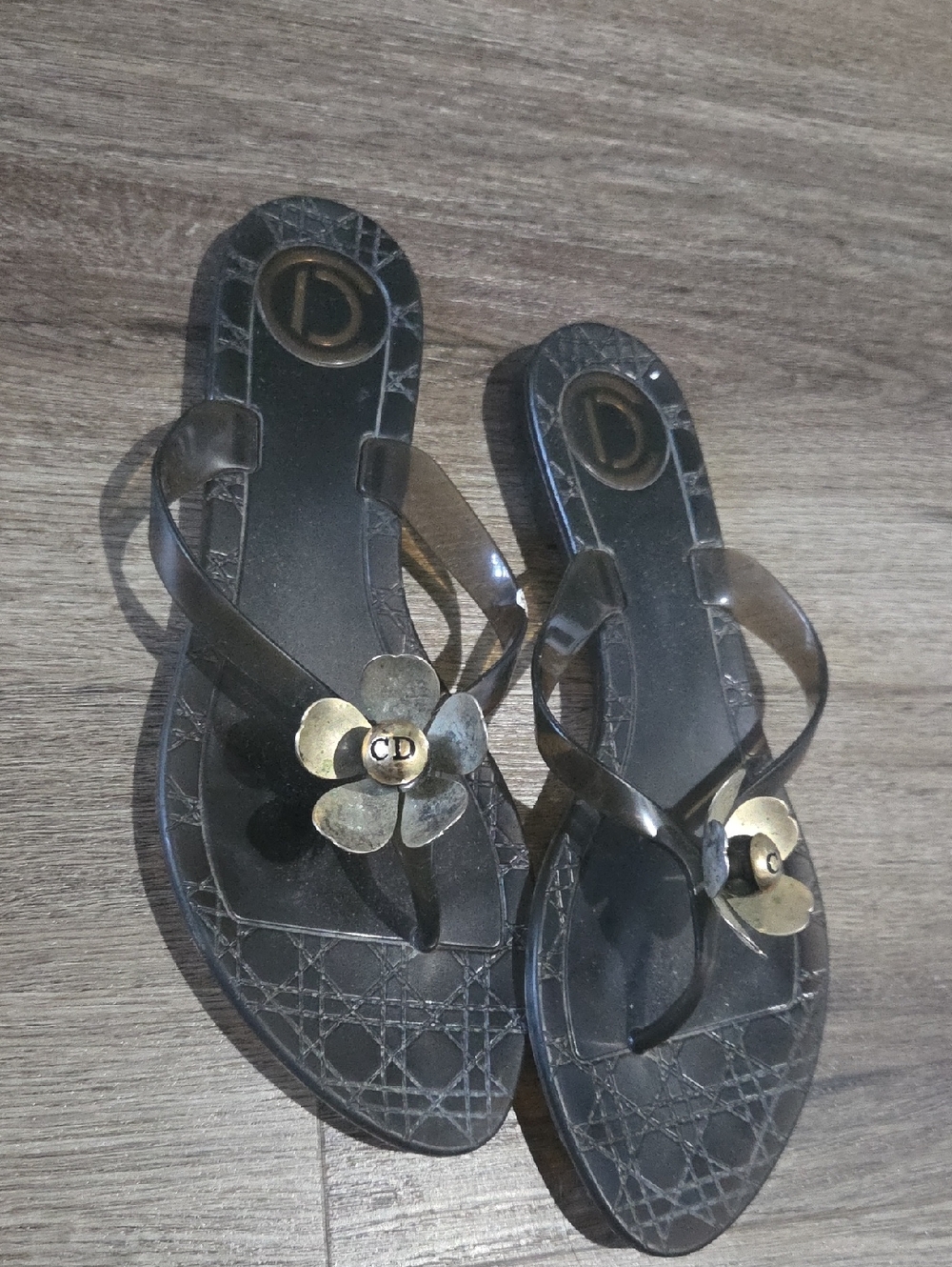 Black Women's Floral-Embellished Flip Flop Sandals